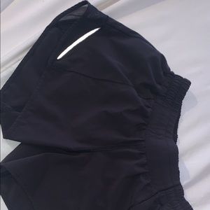 Size 4 lululemon hotty hots